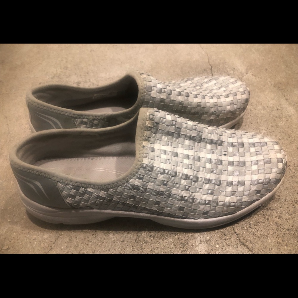 Women Easy Spirit 360 Sneakers size 9